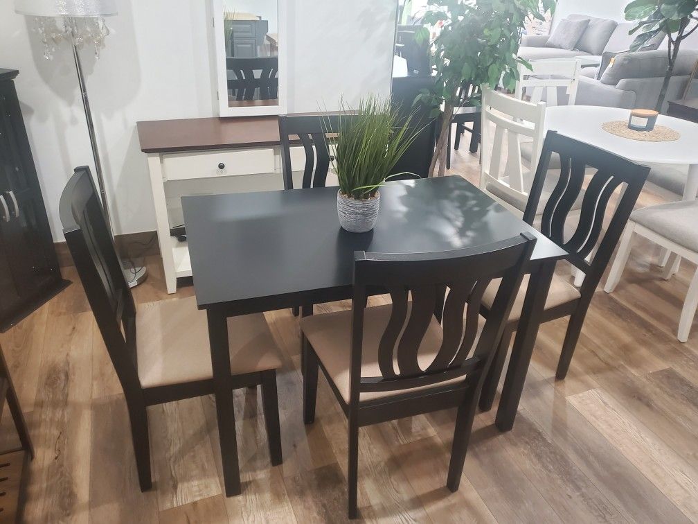 Black 5pc Dining Set With 4 Chairs With Fabric (New)