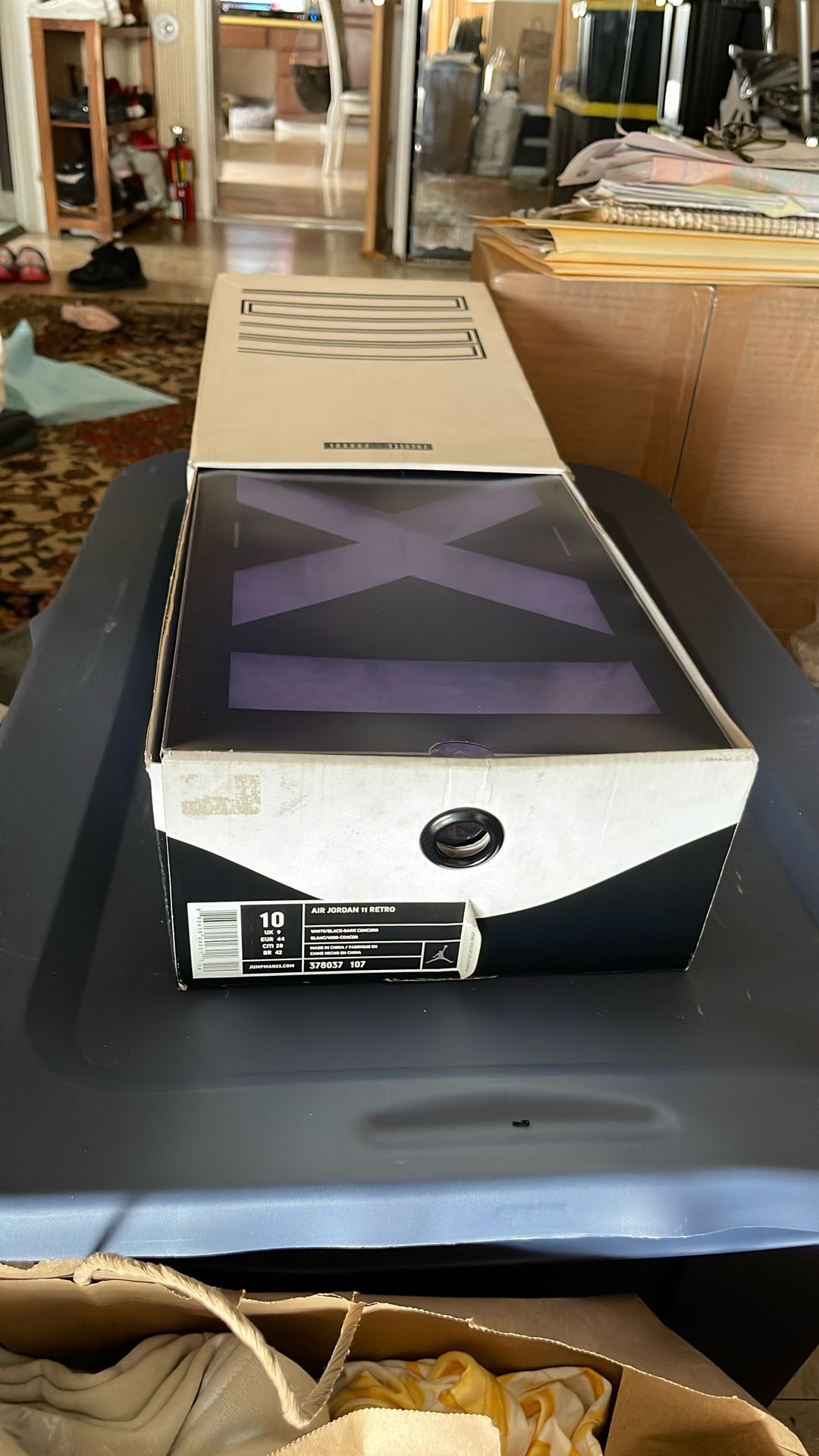 AiR-jORDAN 11’z (men-SiZE 10 BLACK & WHiTE $210$❕