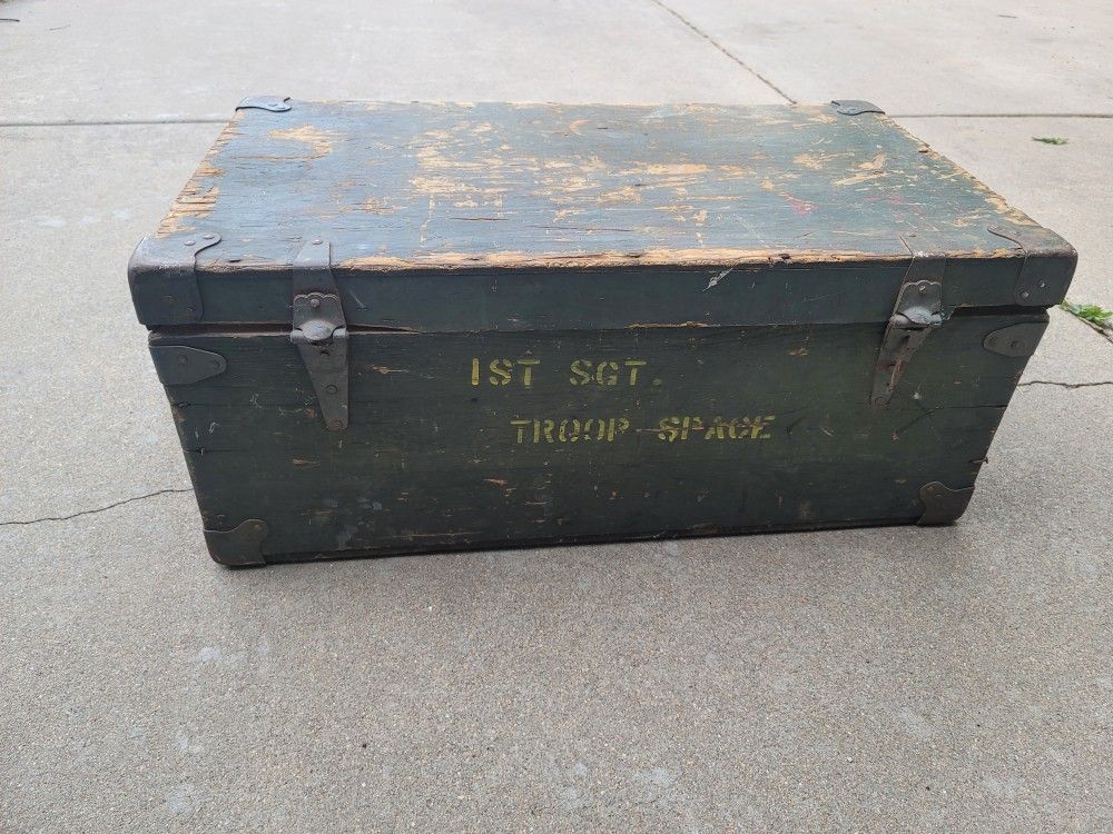 Vintage USMC footlocker