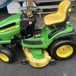 John Deere Riding Mower