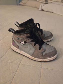 Nike toddler shoes size 9c