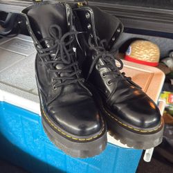 Doc Martens  US 8 M