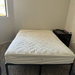 Queen Bed With Metal Frame 