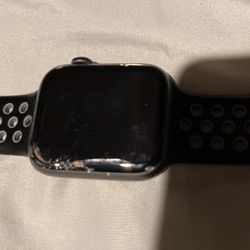 Damaged SE Apple Watch Used 