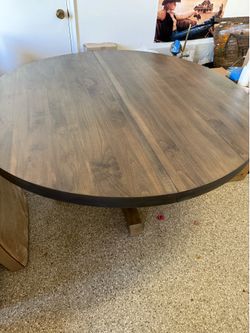 Expandable Round To Oval Dining Table