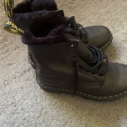 Dr Martens Serena Faux Fur Lined Boots Size 8