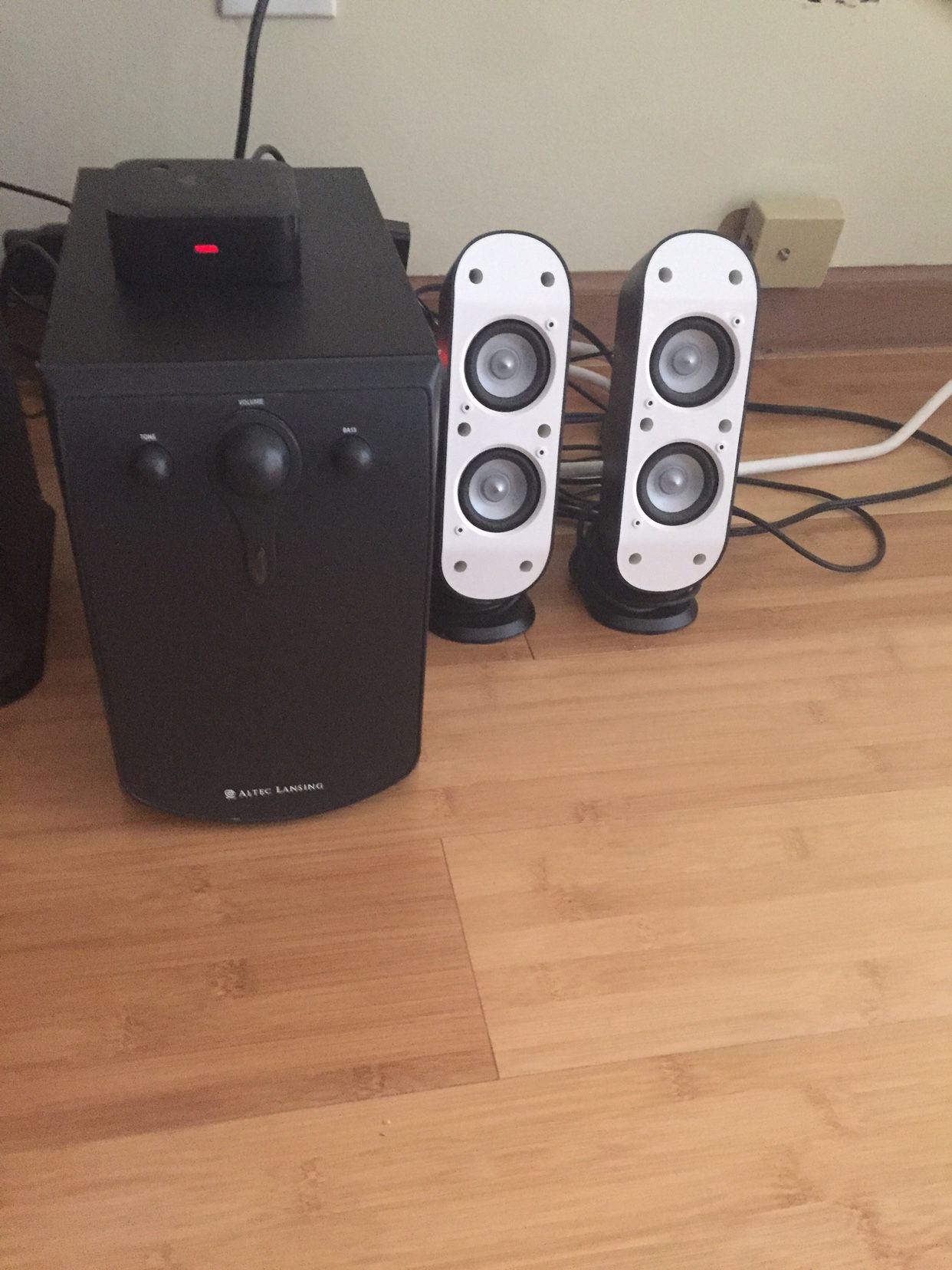 Logitech wireless speakers And Subwoofer Bluetooth