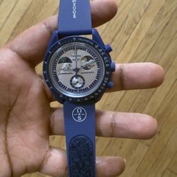 Swatch x Omega Bioceramic Moonswatch Mission To Earthphase Snoopy Gold (Beaver Moon)