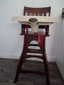 Silla de madera para bebes