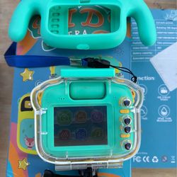 BRAND NEW KIDS DIGITAL CAMERA WATERPROOF