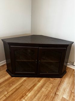 Corner Table