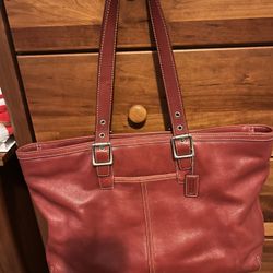 Coach Red Hampton XL Tote 5246 In Excellent Condition Measures: 18”W x 11”H x 4.6”D Straps Drop 9.5” (Adjustable) Silver Hardware 