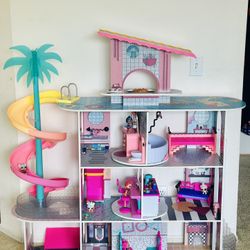 LOL / OMG Doll House with dolls and supplies