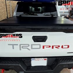 Tri-fold Bed Cover Tapaderas Para Trocas Bedliner Tapa de tres pedazos Tapaderas Para Trokas