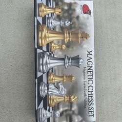 Mini Magnetic Chess Set
