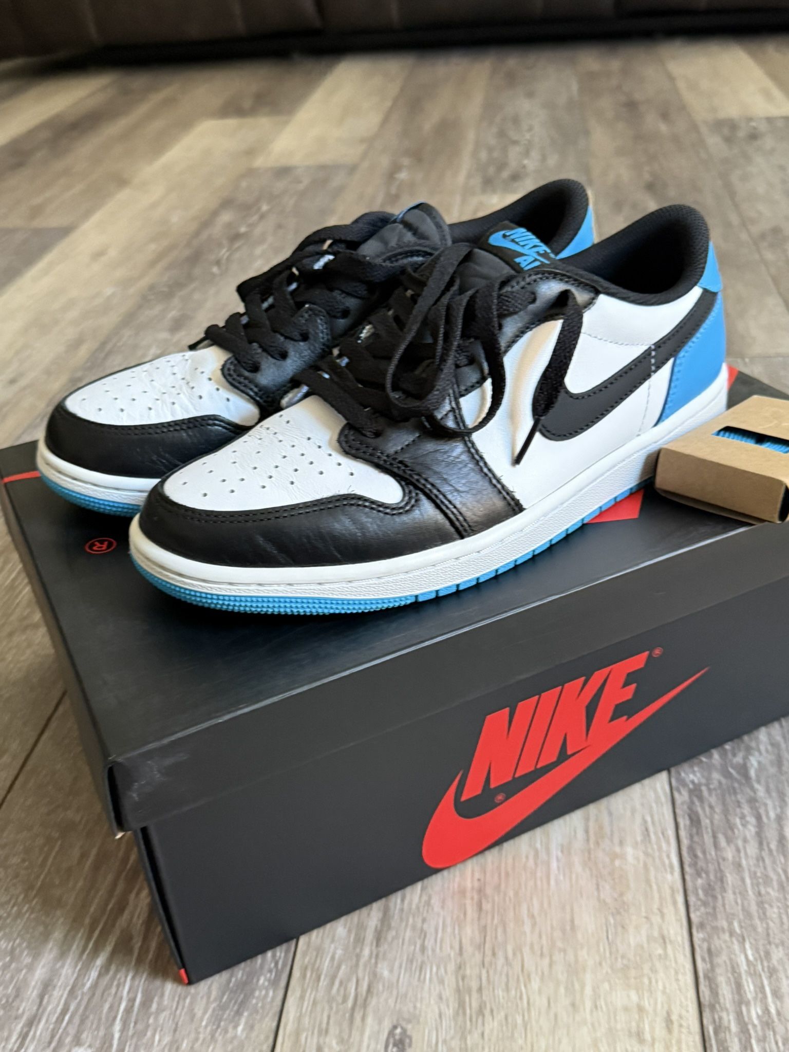 Air Jordan 1 Low UNC 