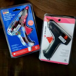 2 MINI GLUE GUNS 