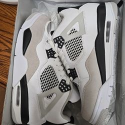 Air Jordan 4 Retro