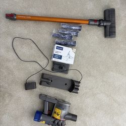 Dyson V8 for sale. New battery