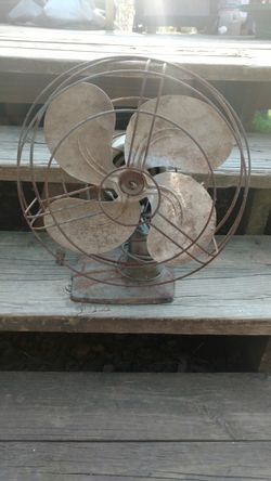 Antique oscillating desk fan