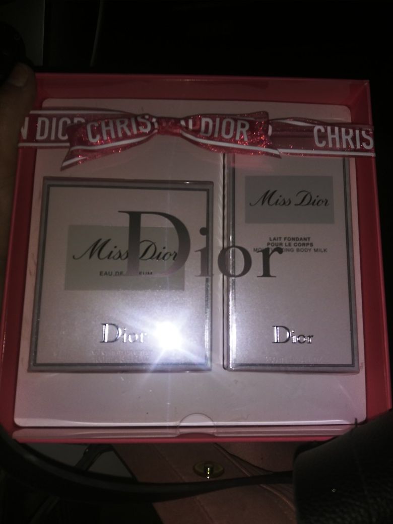 Miss Dior perfume set