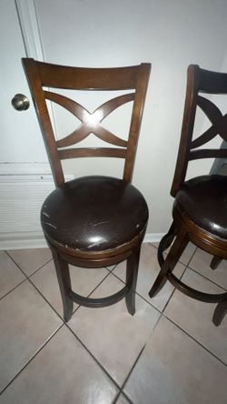 Bayside Furnishings- Four Swivel High Top /Bar Stool