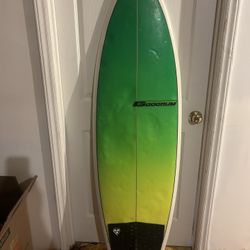 Shortboard Surfboard 5’7”