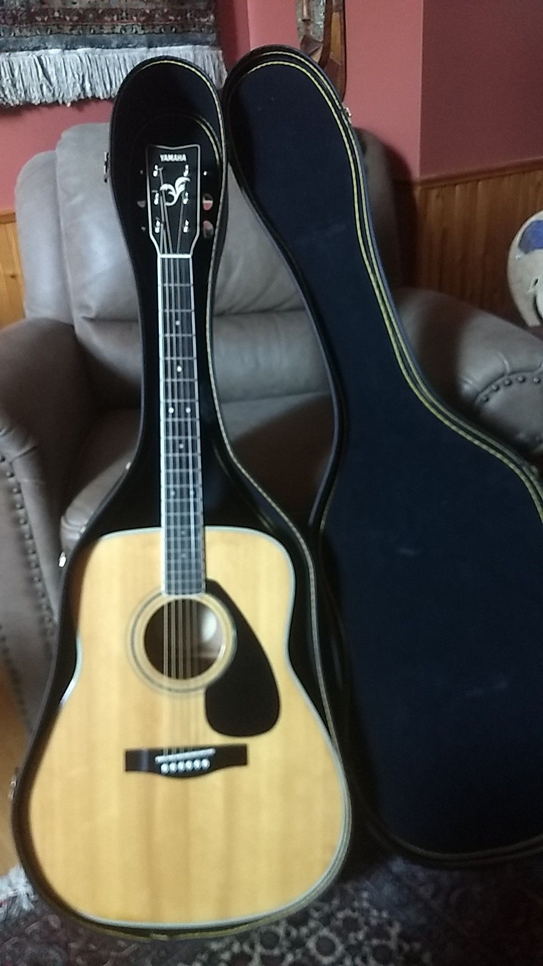 Yamaha guitar