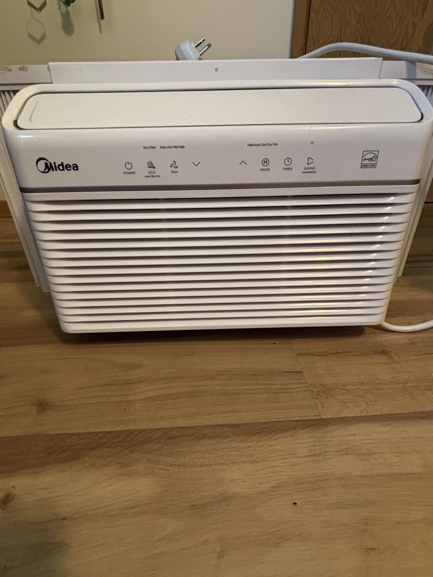 Midea Window AC and Heater. 12,000 BTU