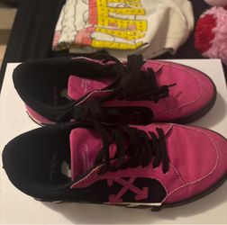Off-White Low Vulcanized Pink/Black/White Sneakers