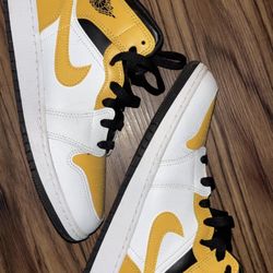 jordan 1s SEND BEST OFFER