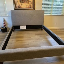 King.  Bed  Frame like New moving need to sell $50