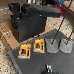 Bose Speakers  5 With VCS-10