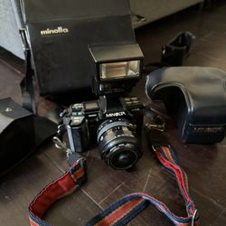 Minolta Maxxum 7000 35mm SLR Film Camera 