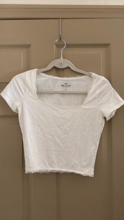 Hollister women’s small crop fitted shirt size small, white with lace trim