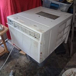 220 Ac , Bought New 7 Years Ago. Dont Need. Remote Comes With It.