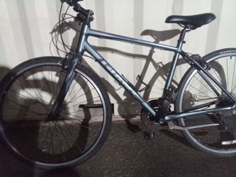 Giant escape 3 ...2021 medium. As is