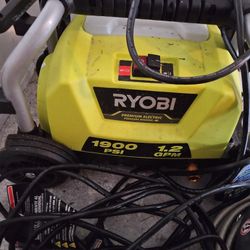 Royal Pressure Washer 1900 Psi