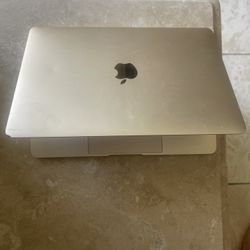 MacBook 12 inch 2015 1.1Ghz 8GB 256GB gold $300