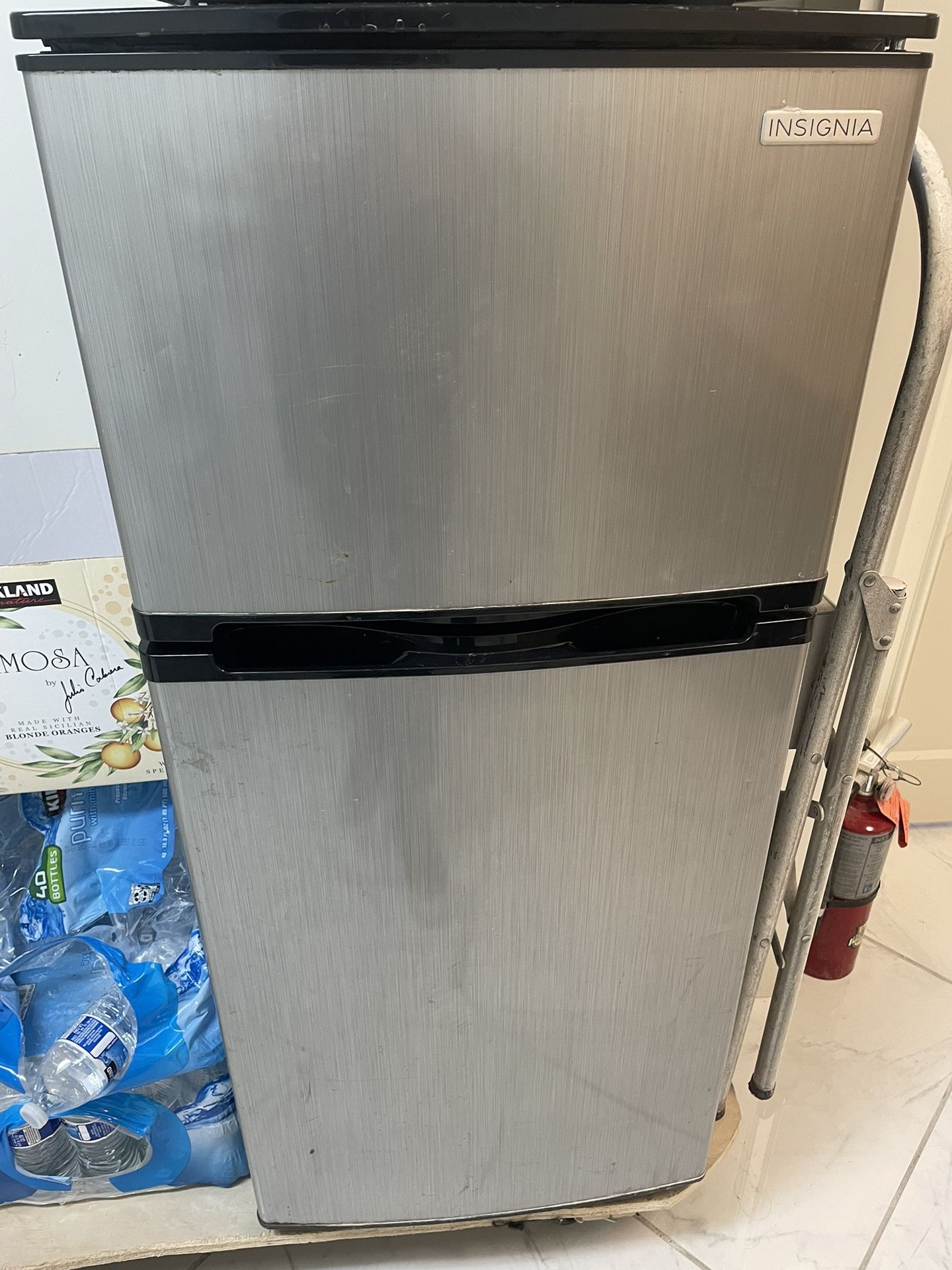 Insignia Refrigerator 