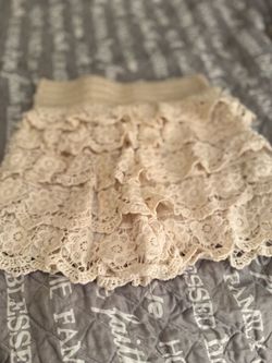 Cute lace shorts