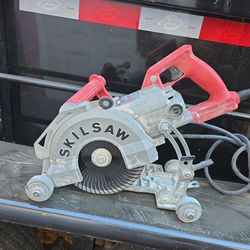 Concrete saw