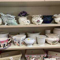 VINTAGE  AFRICAN  VIOLET  Plant pots