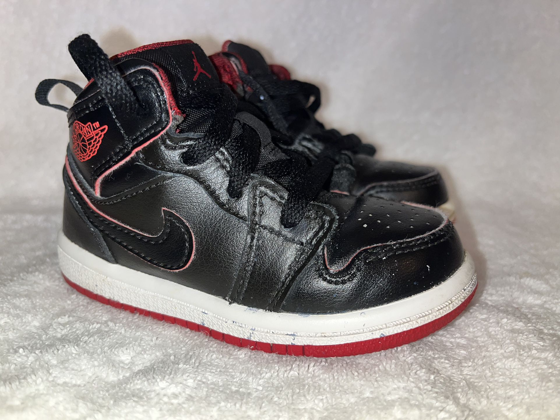 Nike Air Jordan 1 Retro Mid Black Red sz 6c 640735-028 J’s Baby Toddler