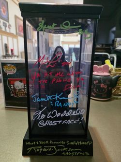 Scream ghostface regal popcorn bucket signed by scream cast