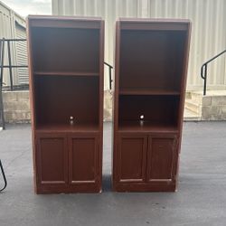 Brown cabinets ! 