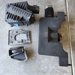 2013-2018 Gmc Sierra 1500 Intake Box