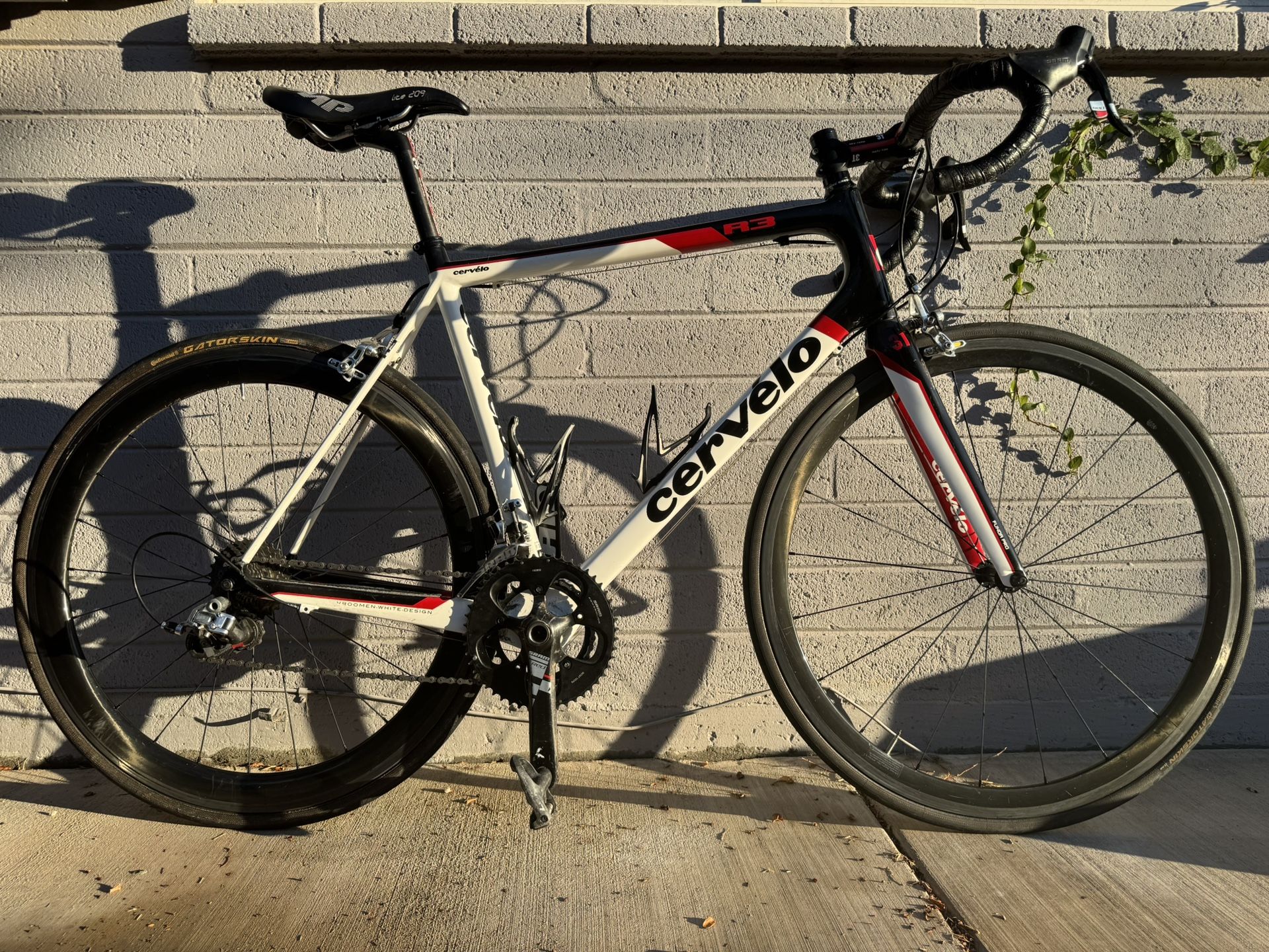 Cervelo R3- 58cm Road Bike