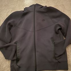 Black Nike Tech