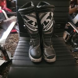 805 Fly Racing boots.   Size 10 like new worn once